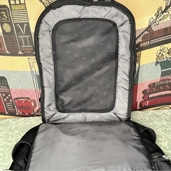 Swiss Gear Laptop BackPack 18.5 inch - Picture 9 of 10